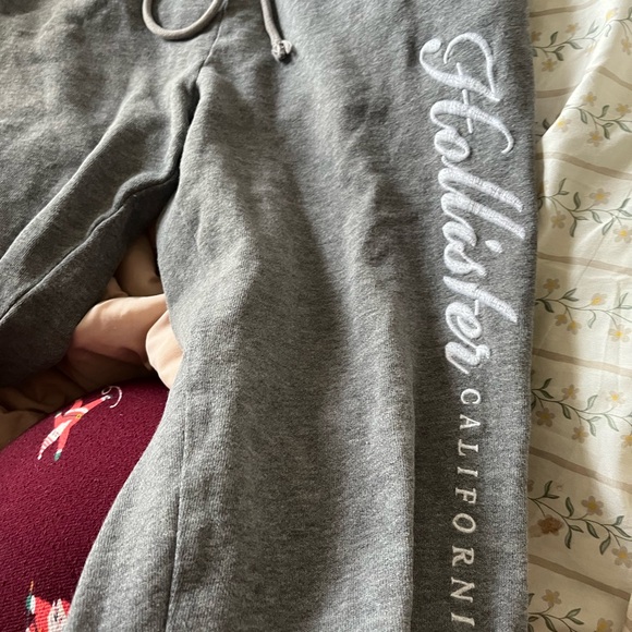 Grey Hollister Sweatpants - Picture 2 of 4